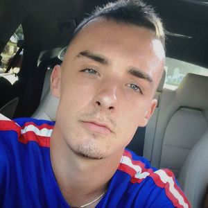 Meet your Posher, Cameron